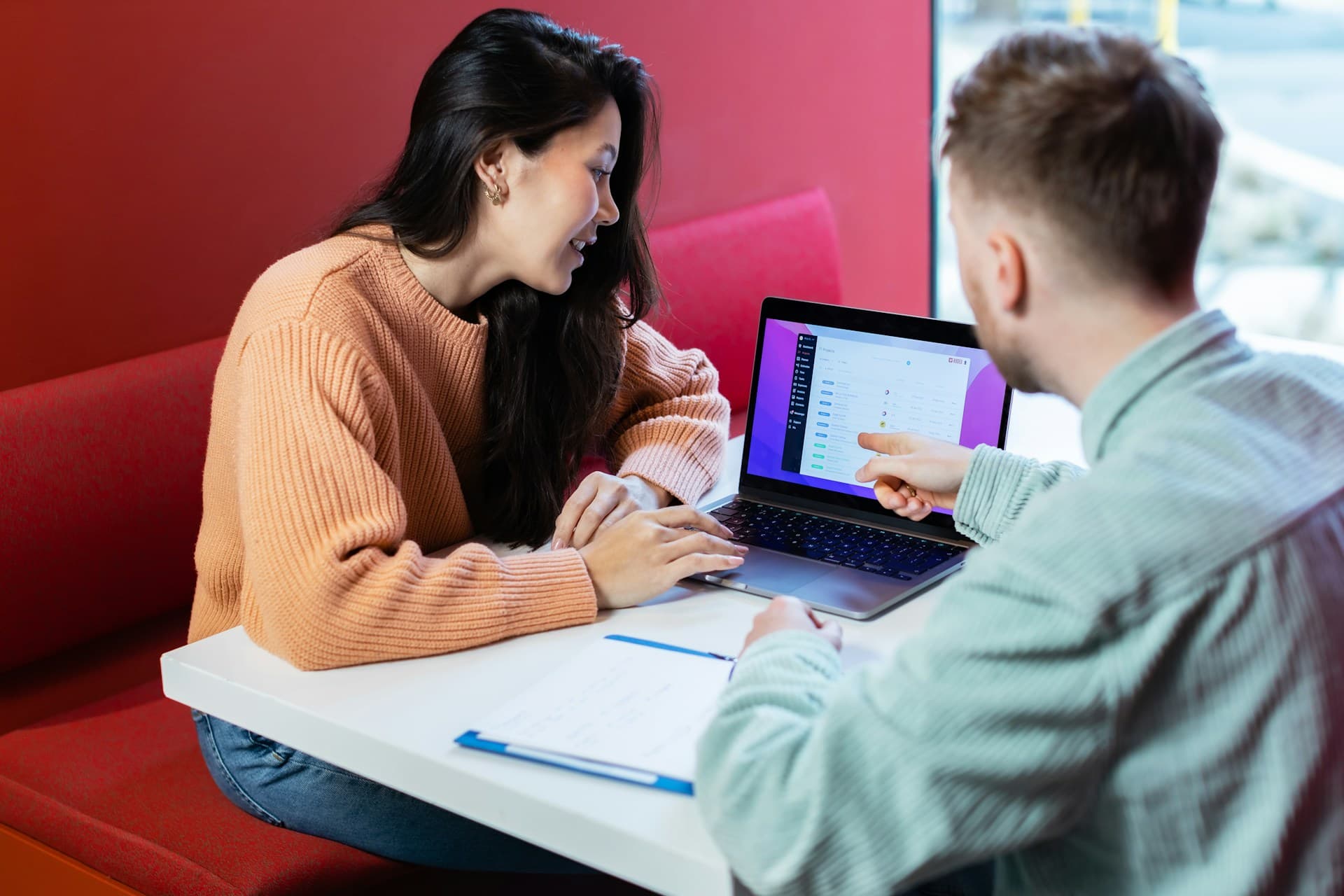 Checklist sur un bureau de travail